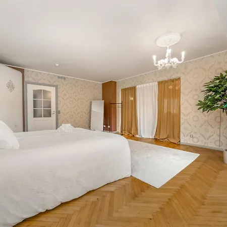 아파트 Jakobsoni 1937 *