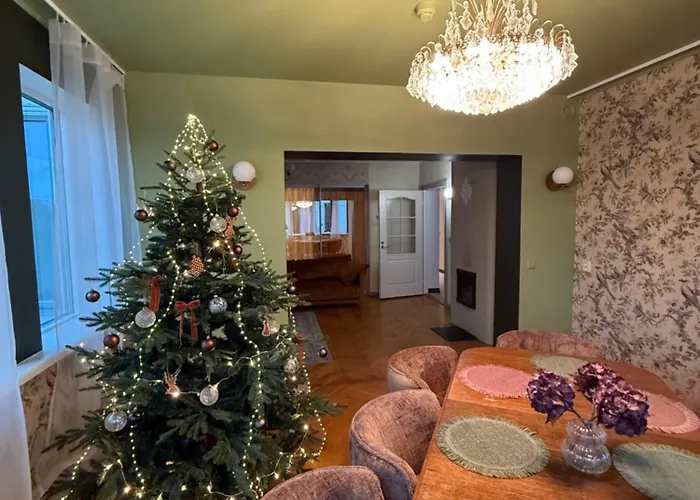 Jakobsoni 1937 Apartment